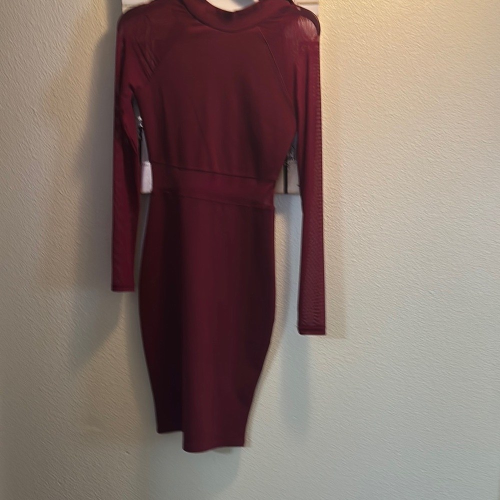 Elegant Burgundy Long Sleeve Dress